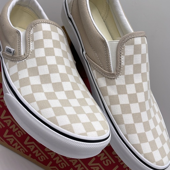 Vans WMNS Classic Slip-On
Color Theory Checkerboard
VN0A7Q5DBLL
Sneakers - Picture 6 of 16